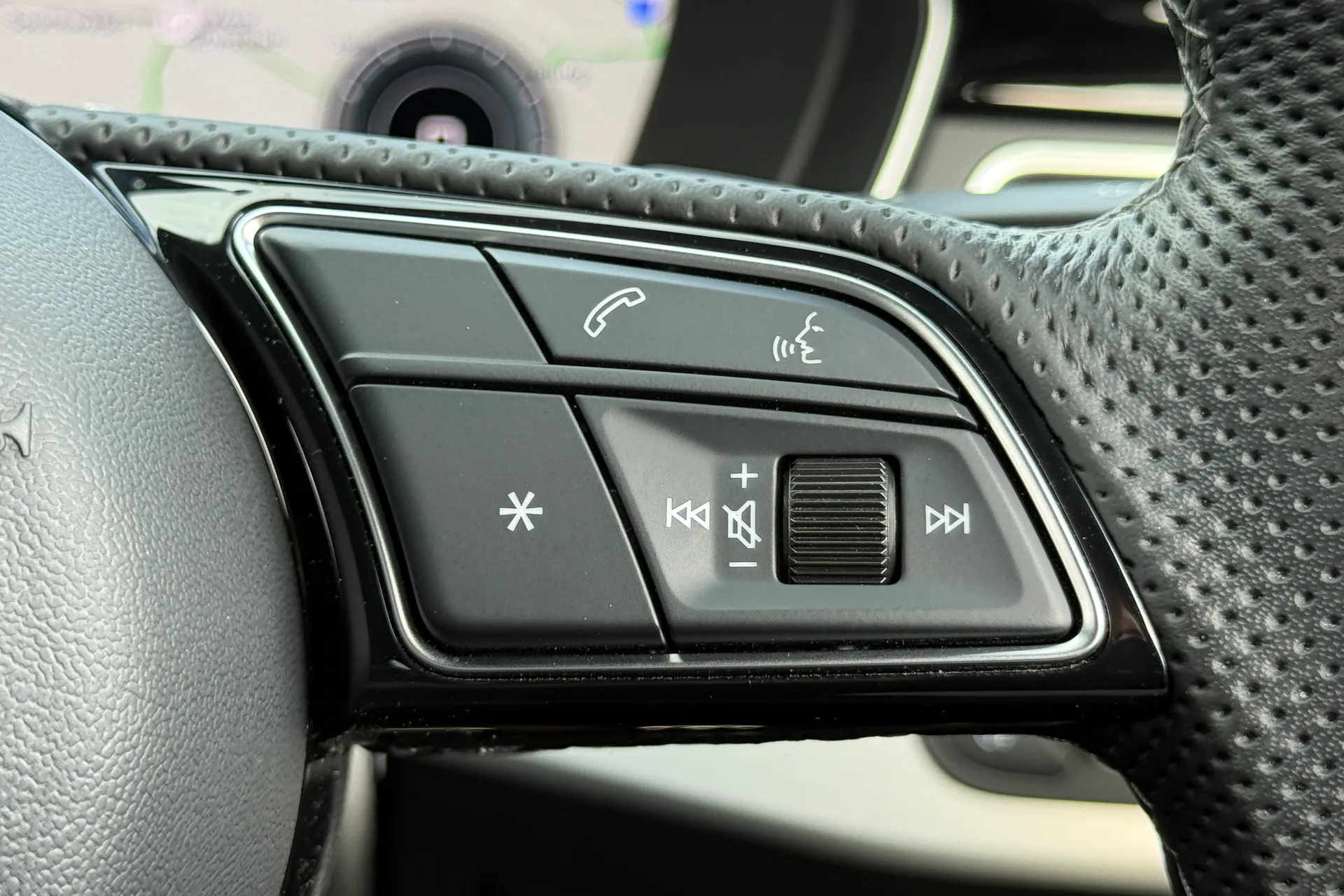 Audi A4 thumbnail image number 25