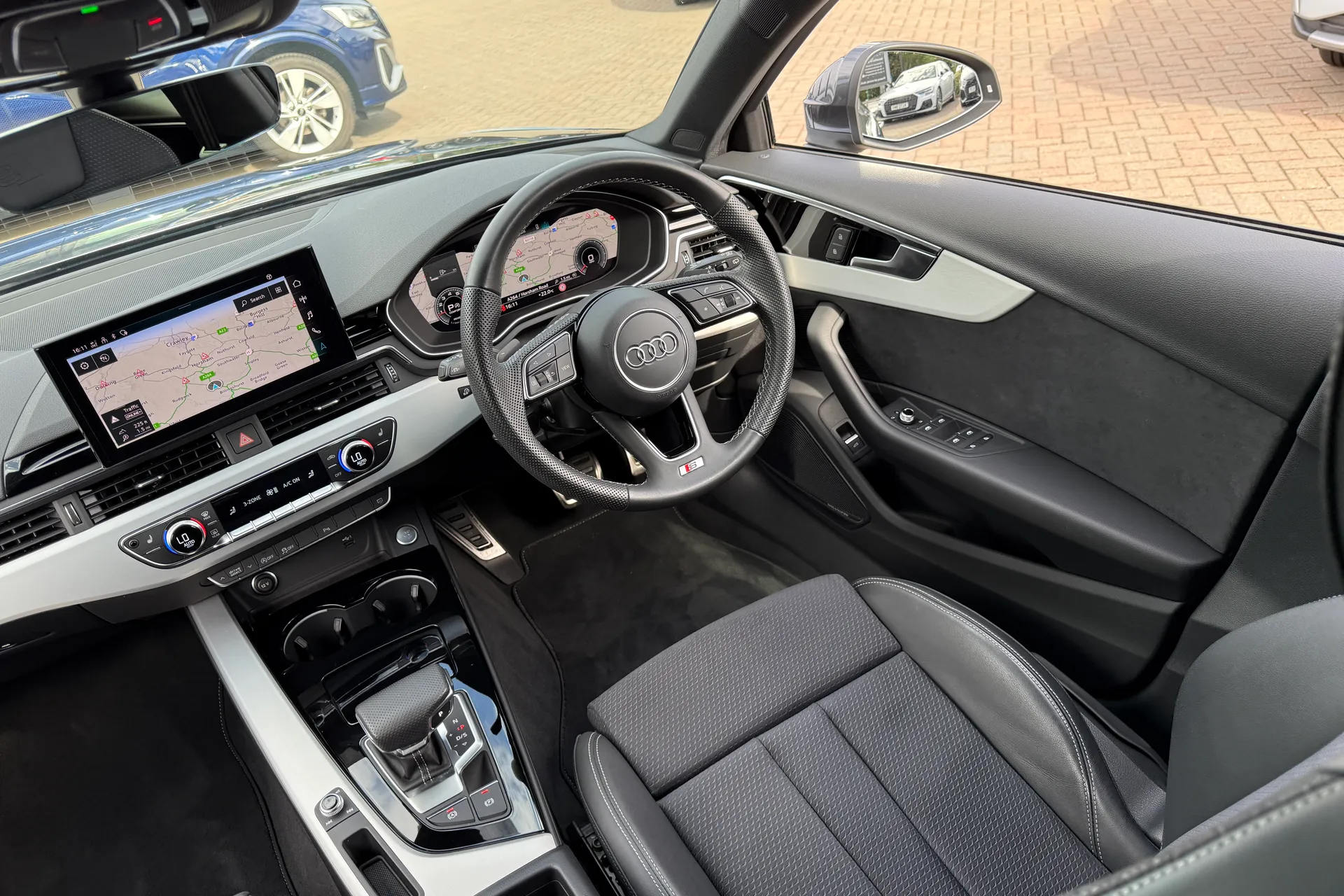 Audi A4 thumbnail image number 44