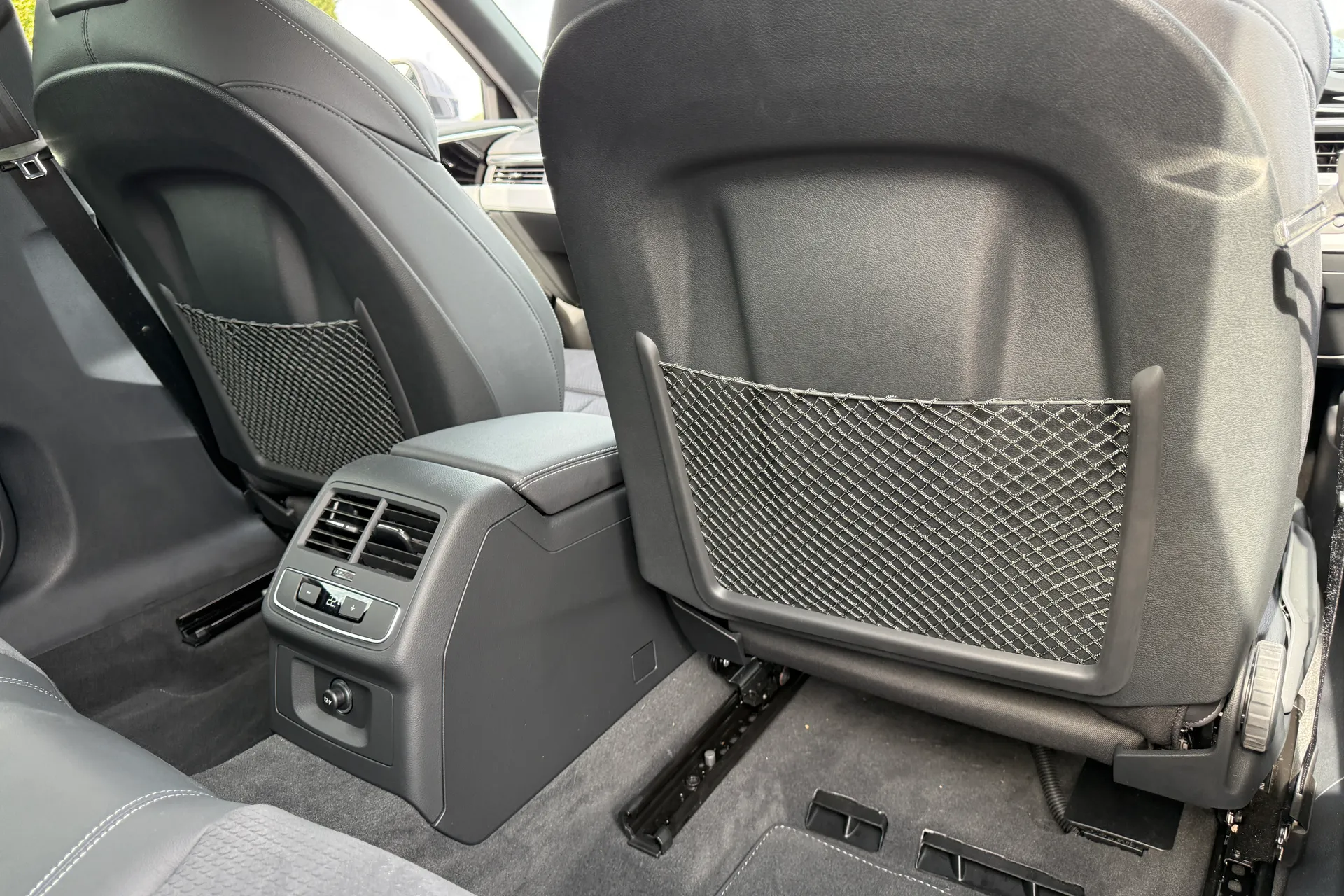 Audi A4 thumbnail image number 50