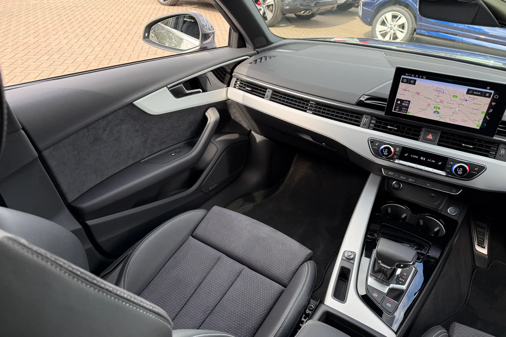 Audi A4 thumbnail image number 41
