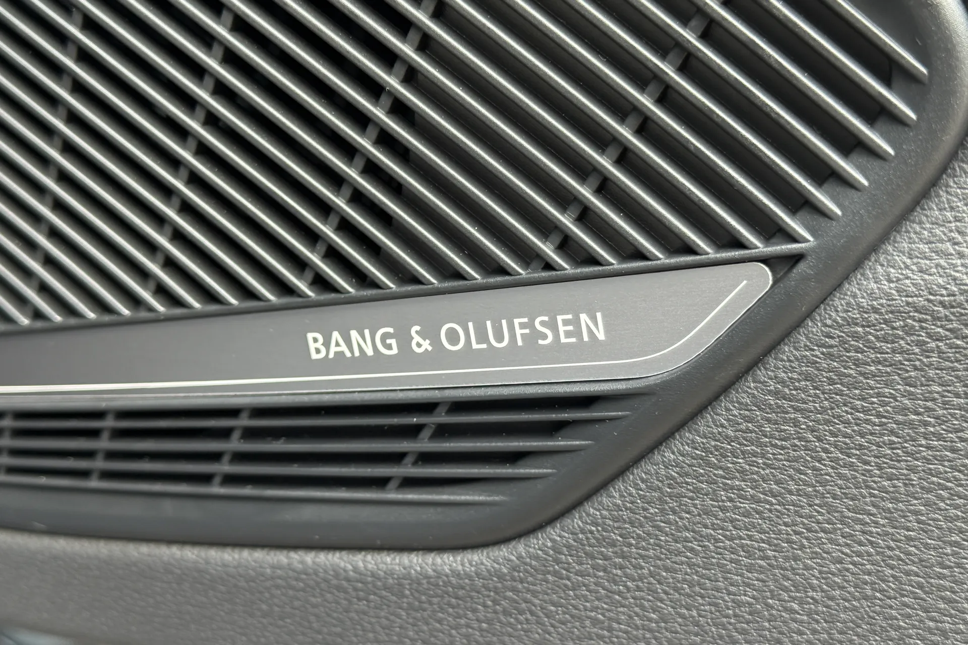 Audi A4 thumbnail image number 19