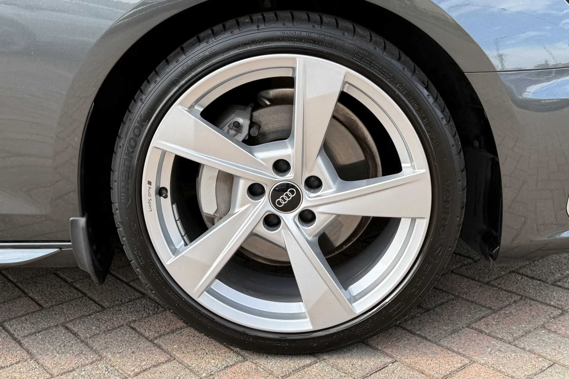 Audi A4 thumbnail image number 52
