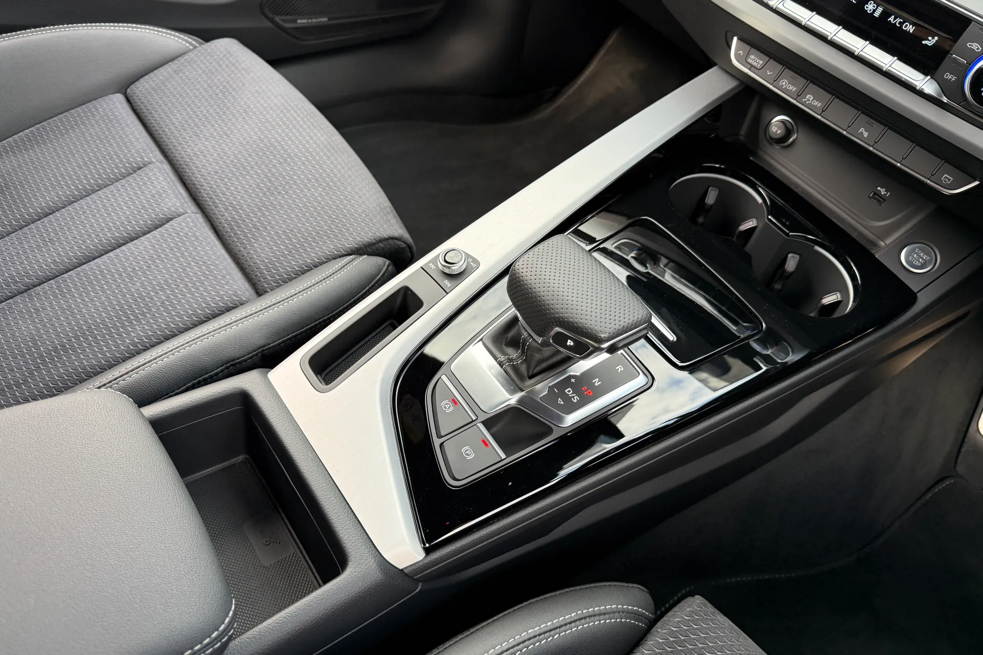 Audi A4 thumbnail image number 42