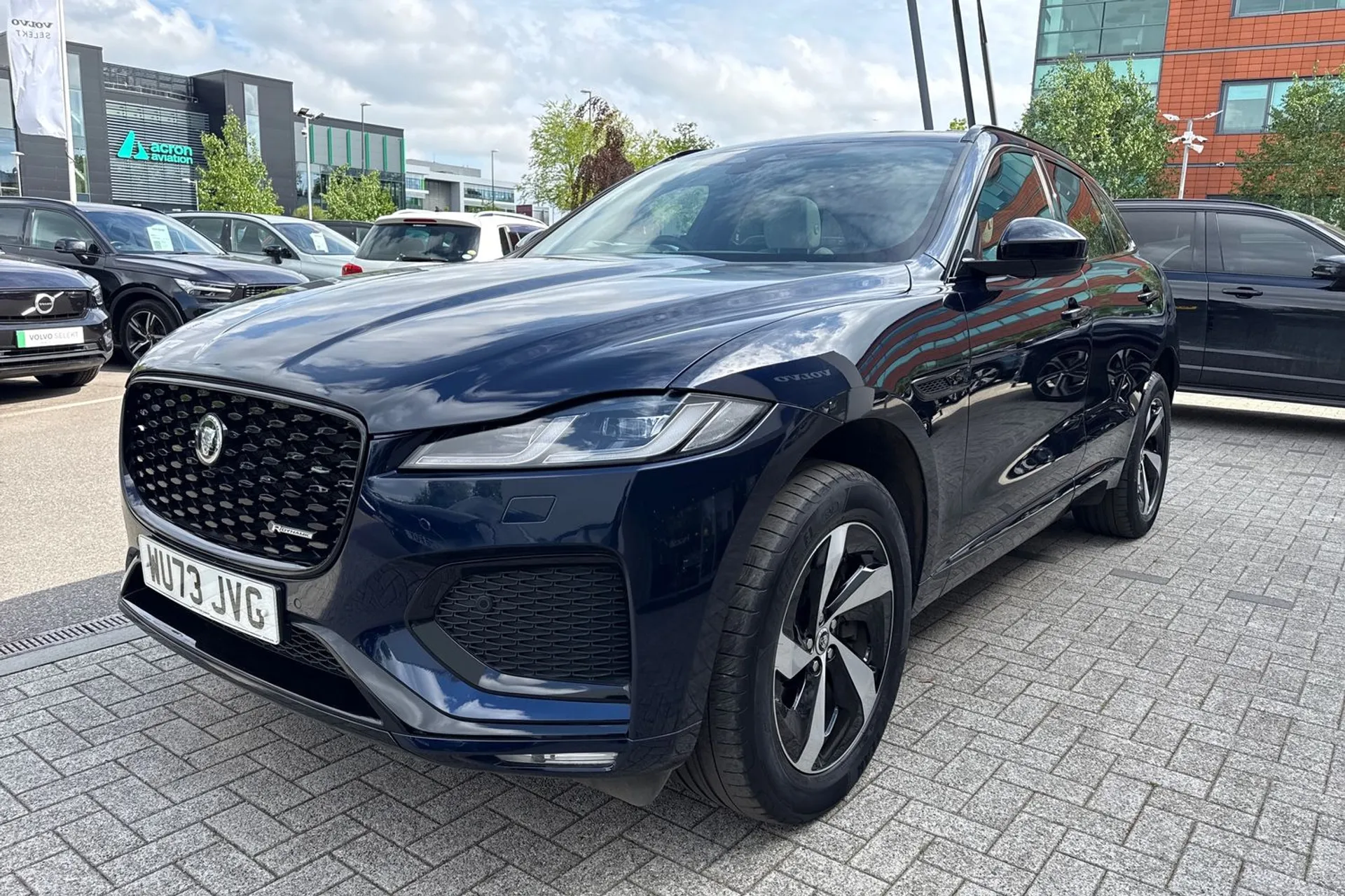 Jaguar F-PACE thumbnail image number 12