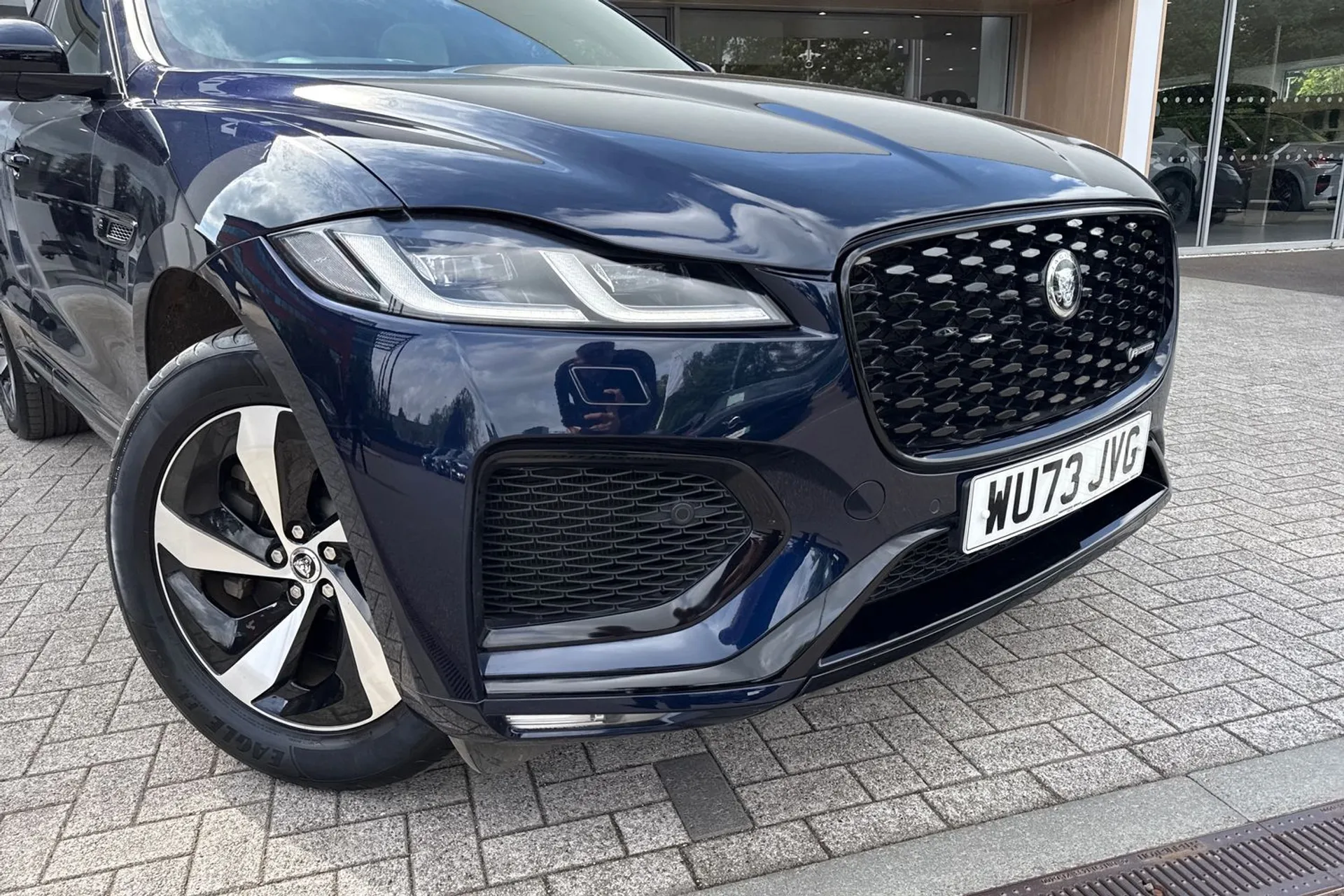 Jaguar F-PACE thumbnail image number 7