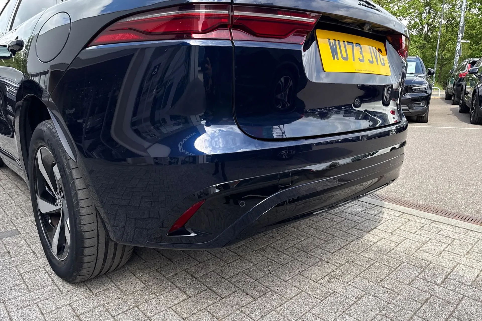 Jaguar F-PACE thumbnail image number 18
