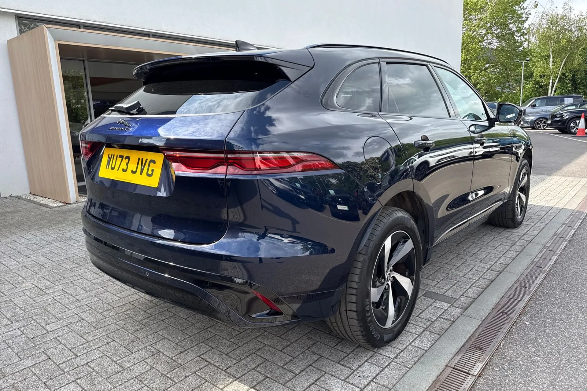 Jaguar F-PACE thumbnail image number 8