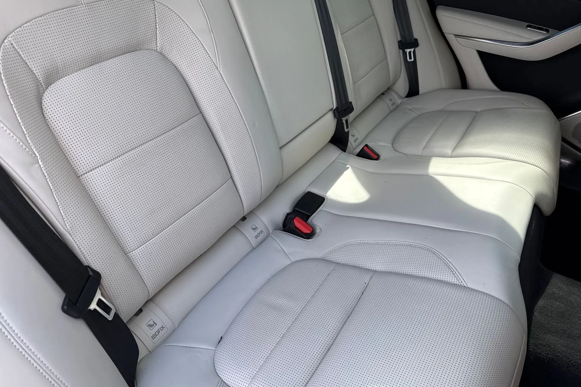 Jaguar F-PACE thumbnail image number 25