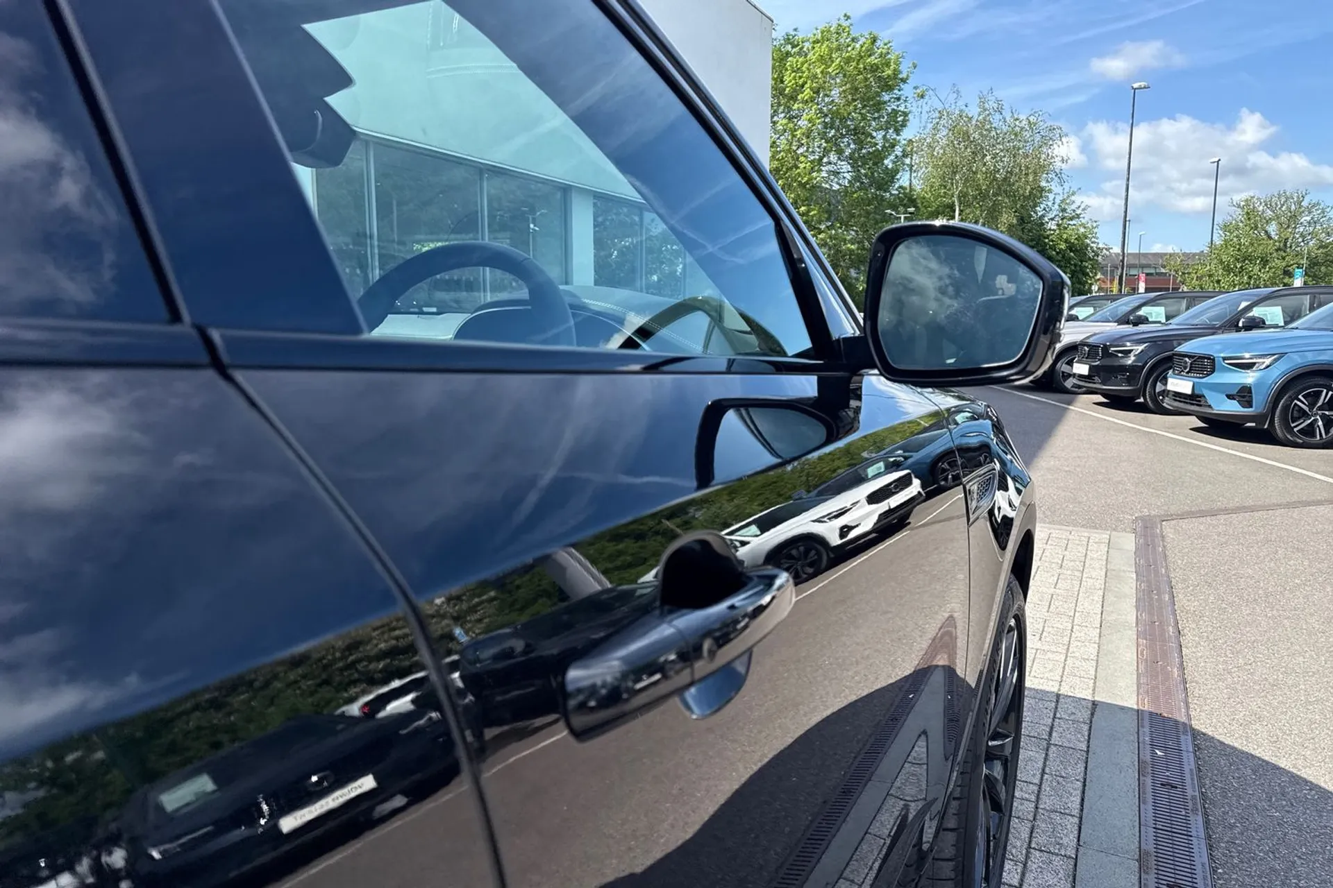 Jaguar E-PACE thumbnail image number 17