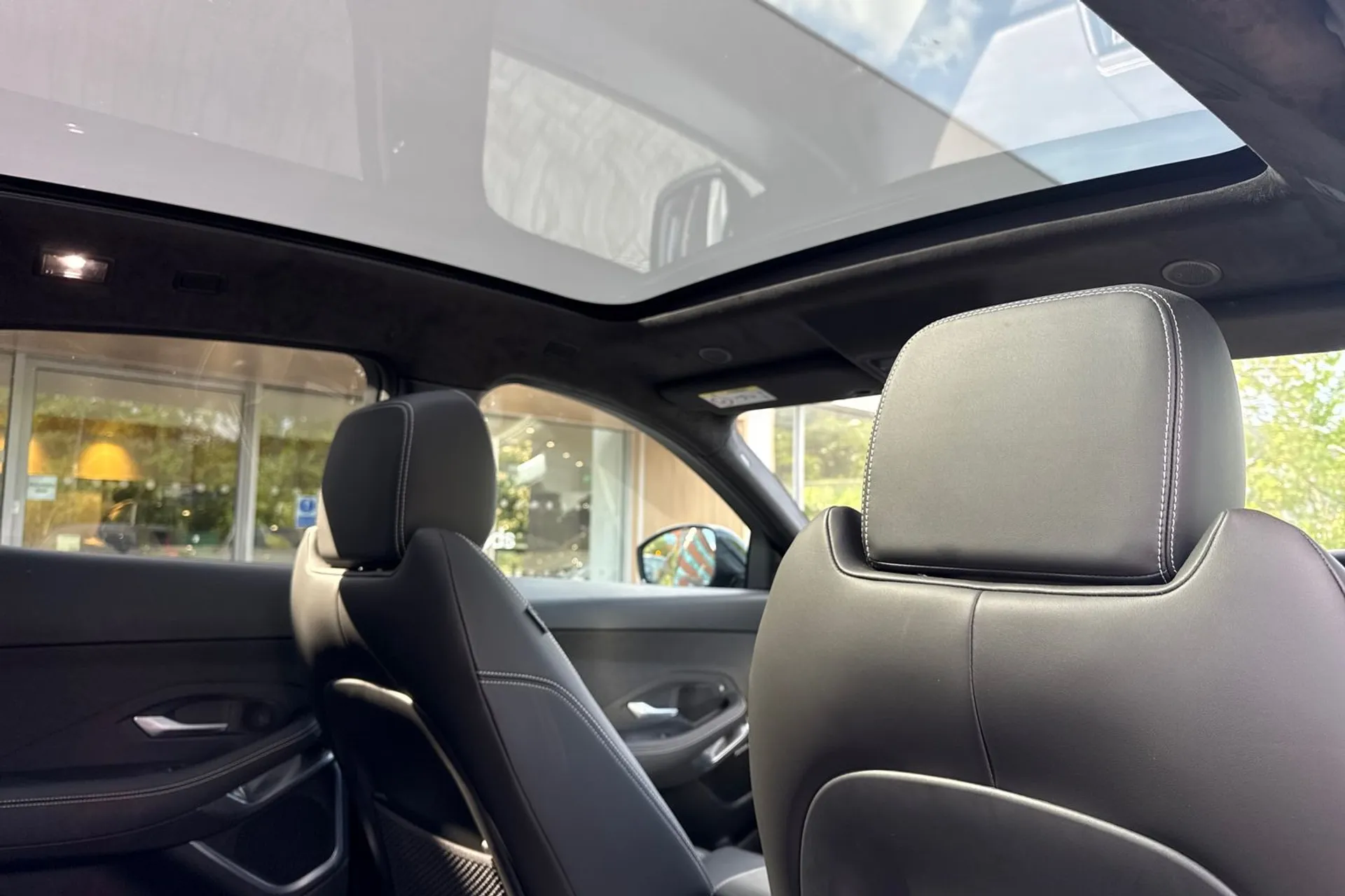 Jaguar E-PACE thumbnail image number 24