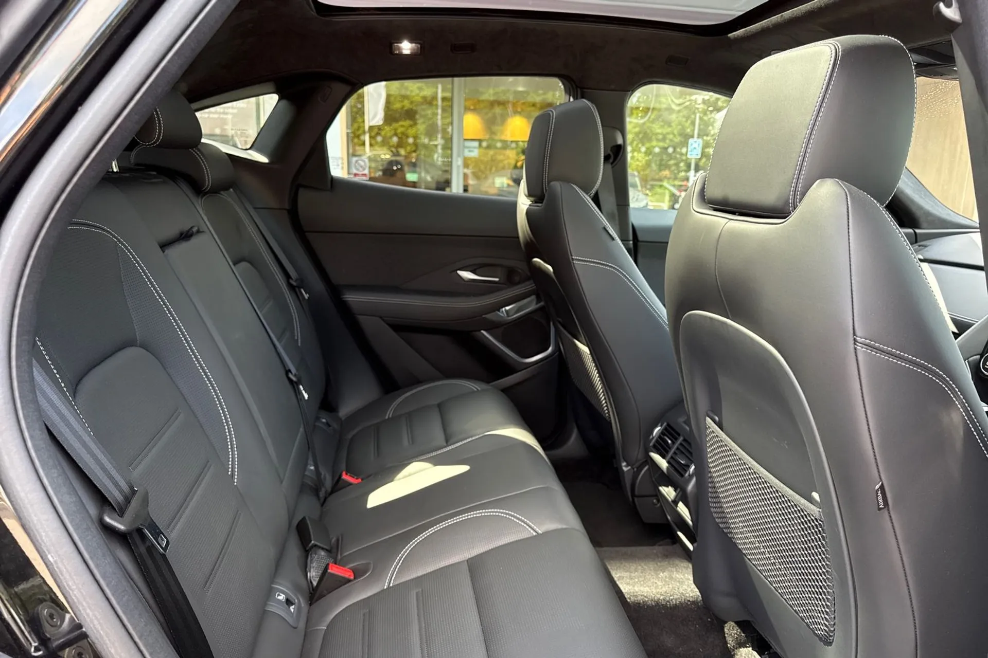 Jaguar E-PACE thumbnail image number 23