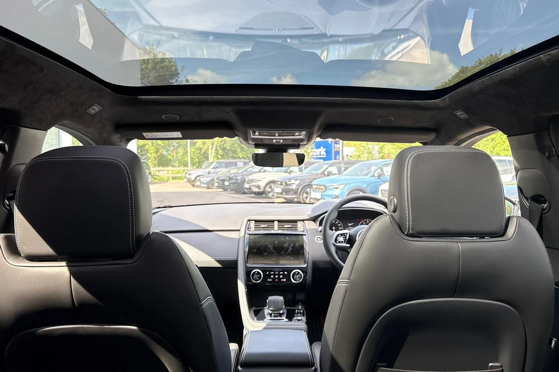 Jaguar E-PACE thumbnail image number 22