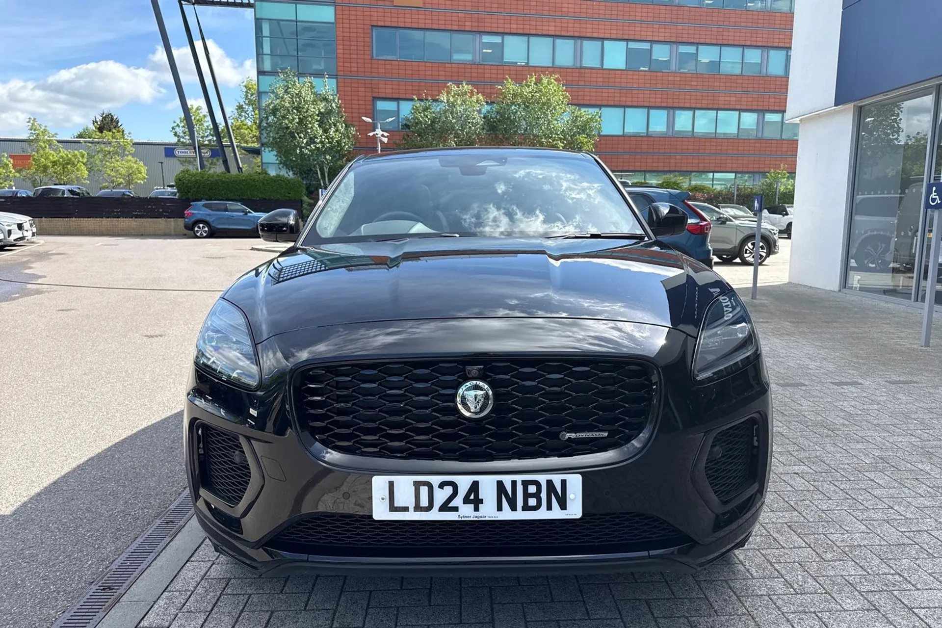 Jaguar E-PACE thumbnail image number 13