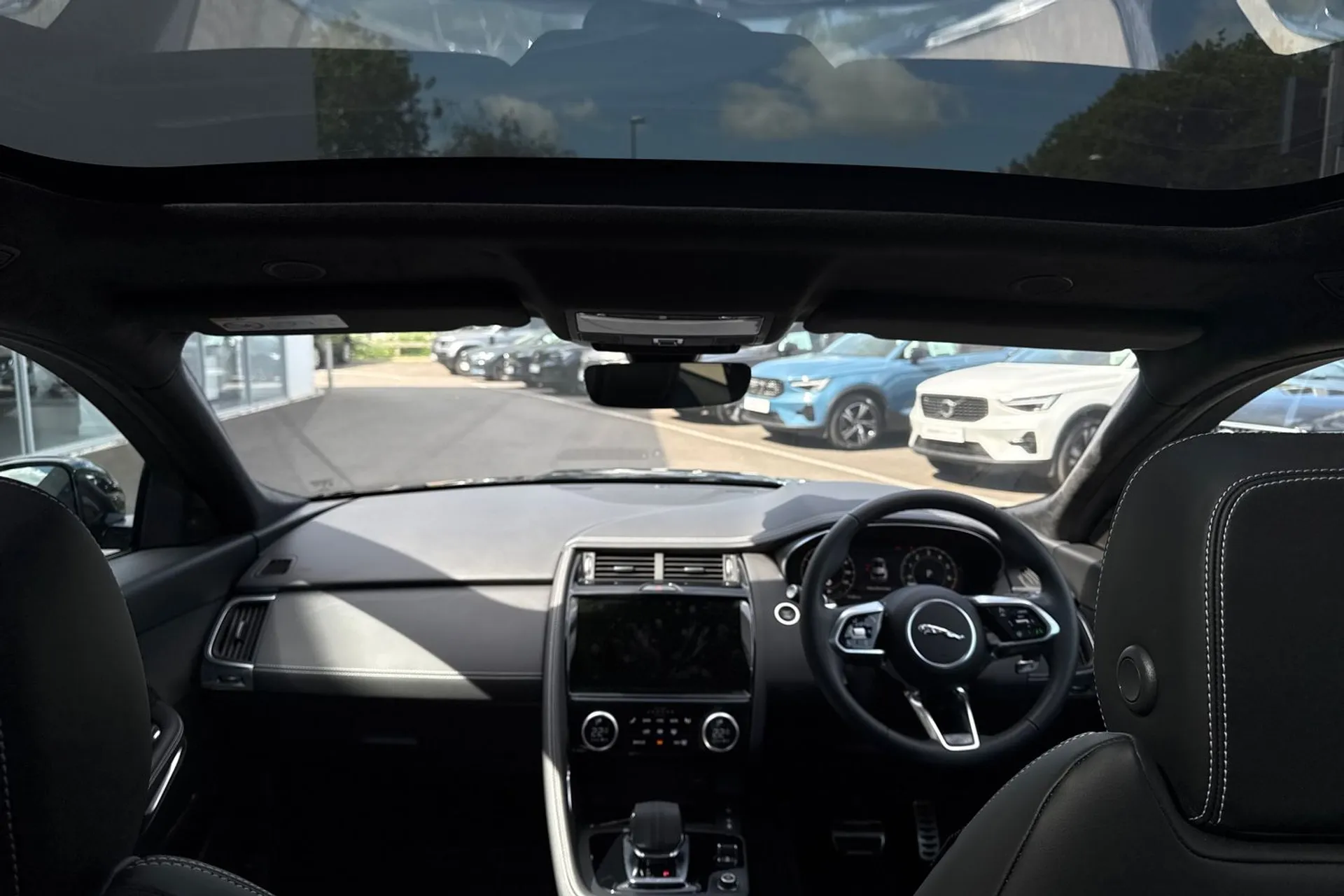 Jaguar E-PACE thumbnail image number 3