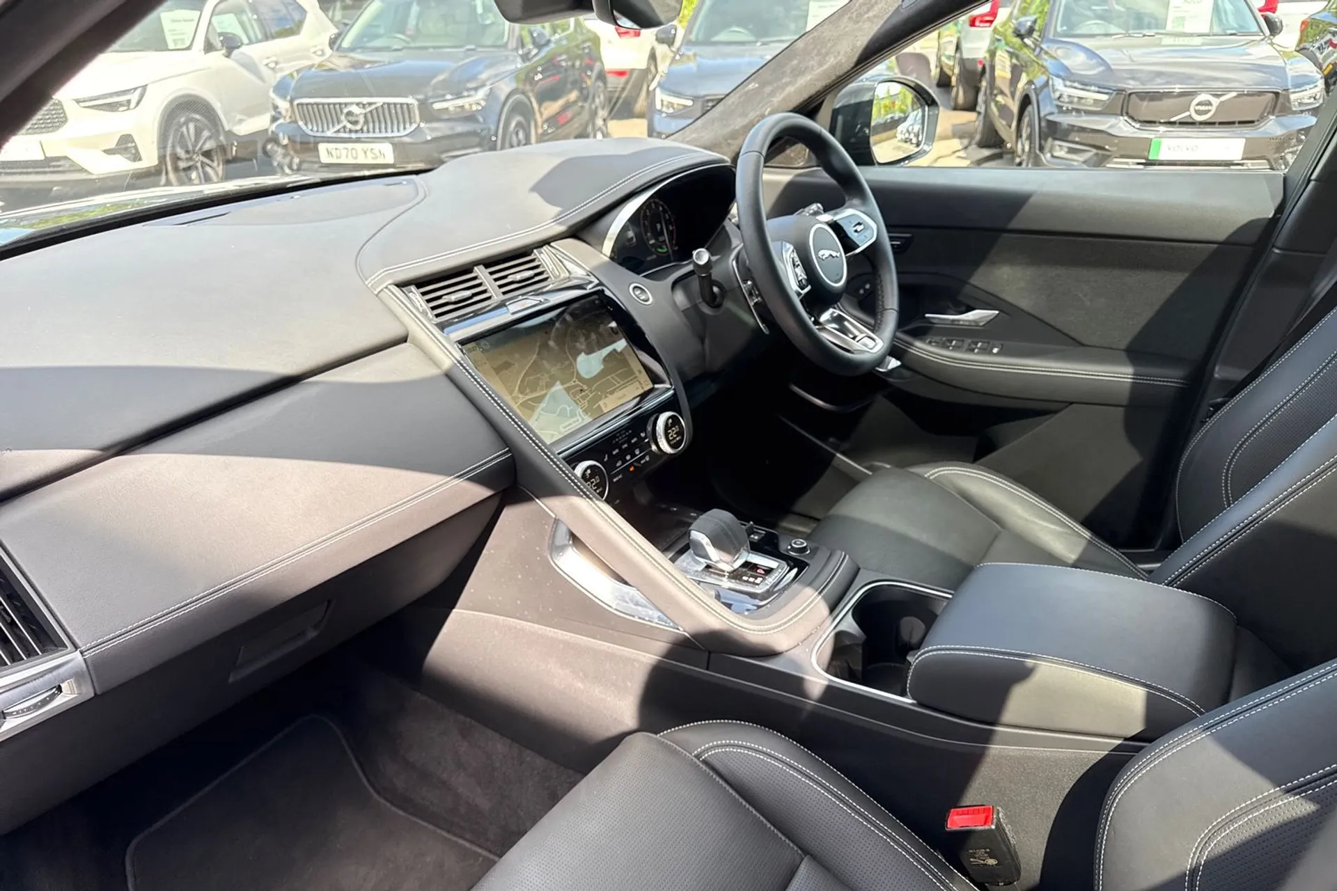 Jaguar E-PACE thumbnail image number 27