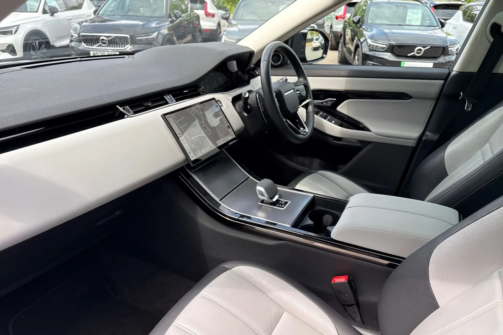 LAND ROVER RANGE ROVER EVOQUE thumbnail image number 27