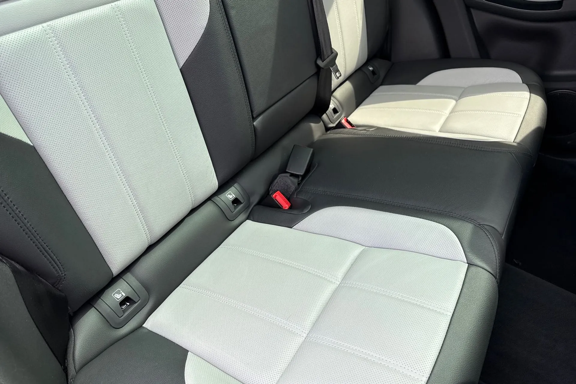 LAND ROVER RANGE ROVER EVOQUE thumbnail image number 25