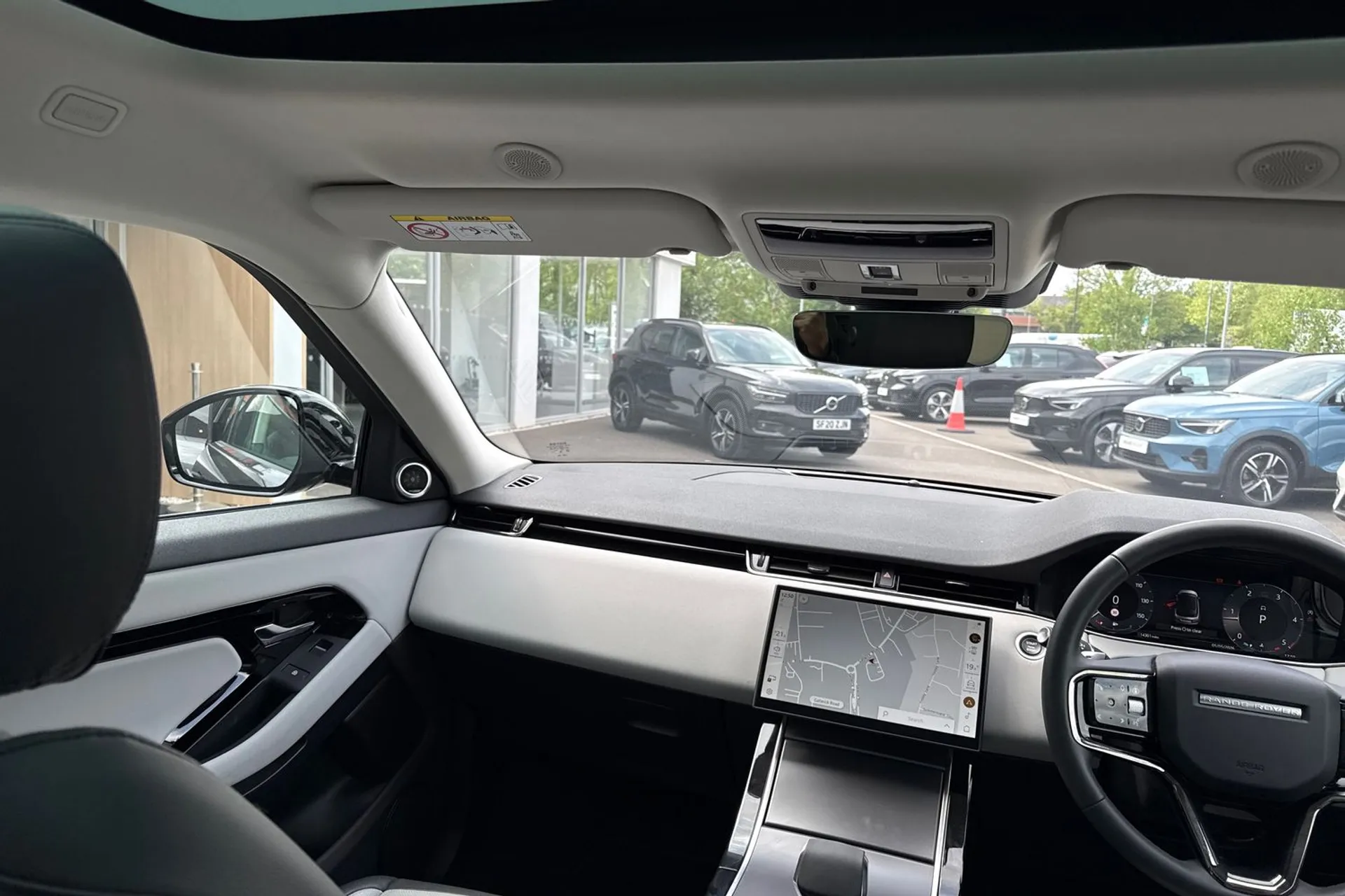 LAND ROVER RANGE ROVER EVOQUE thumbnail image number 32