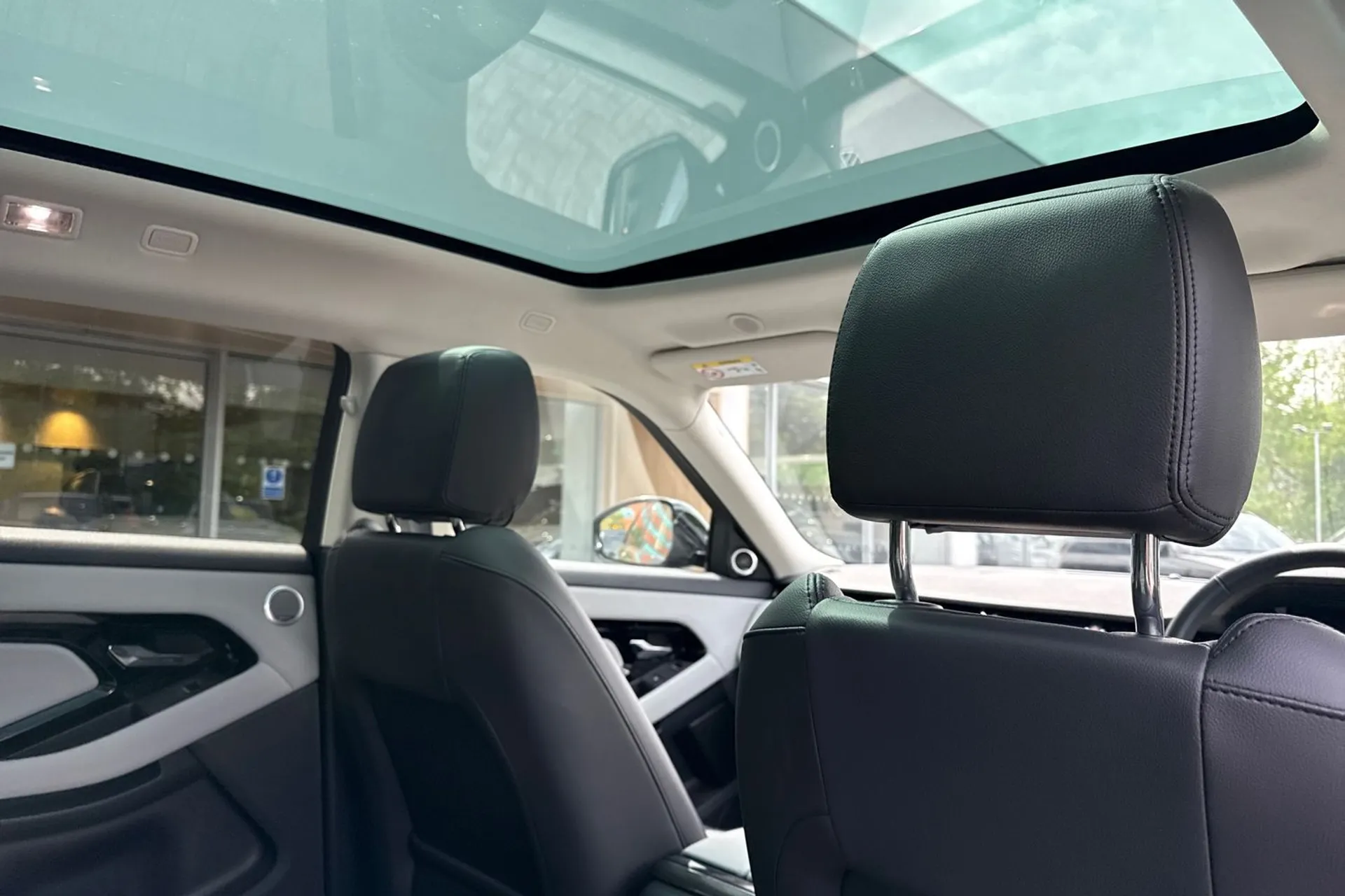 LAND ROVER RANGE ROVER EVOQUE thumbnail image number 24