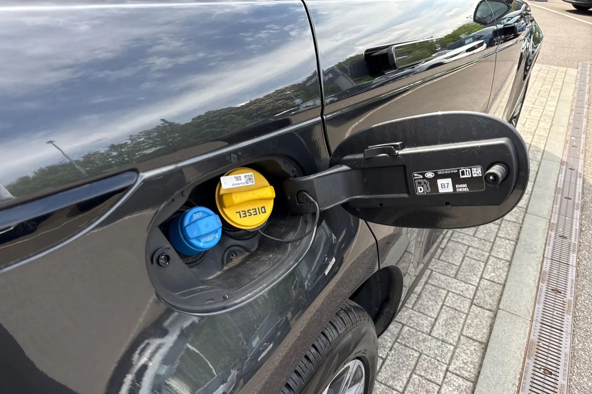LAND ROVER RANGE ROVER EVOQUE thumbnail image number 19