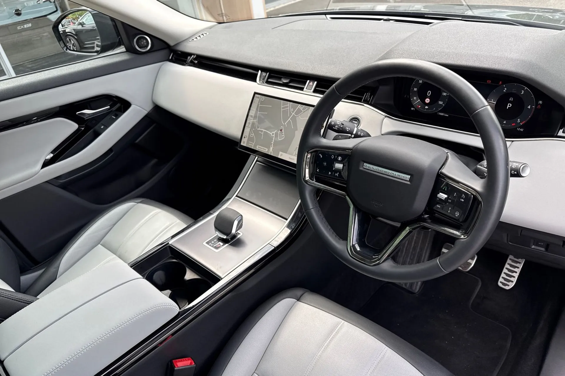 LAND ROVER RANGE ROVER EVOQUE thumbnail image number 6