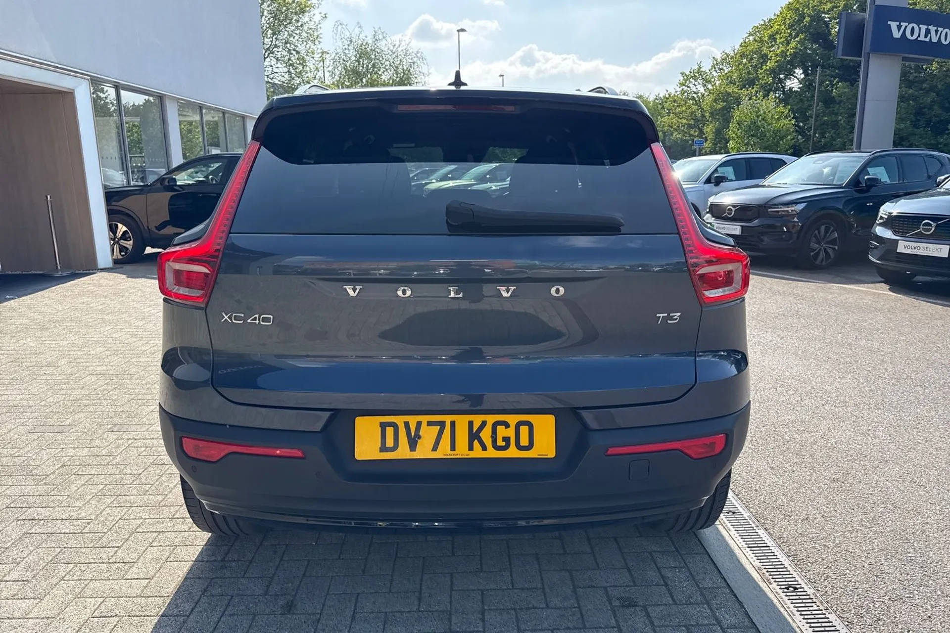 Volvo XC40 thumbnail image number 9