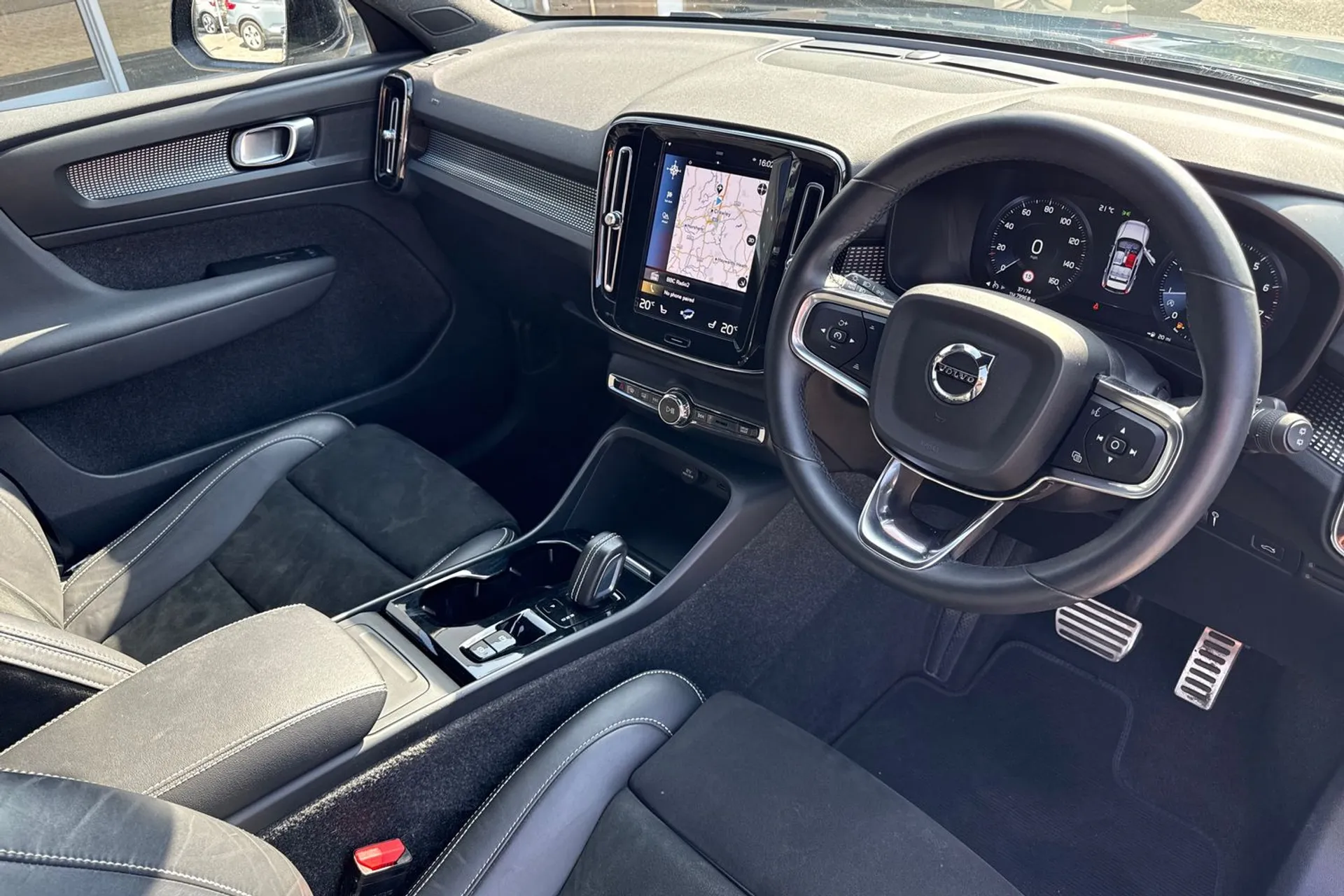 Volvo XC40 thumbnail image number 6