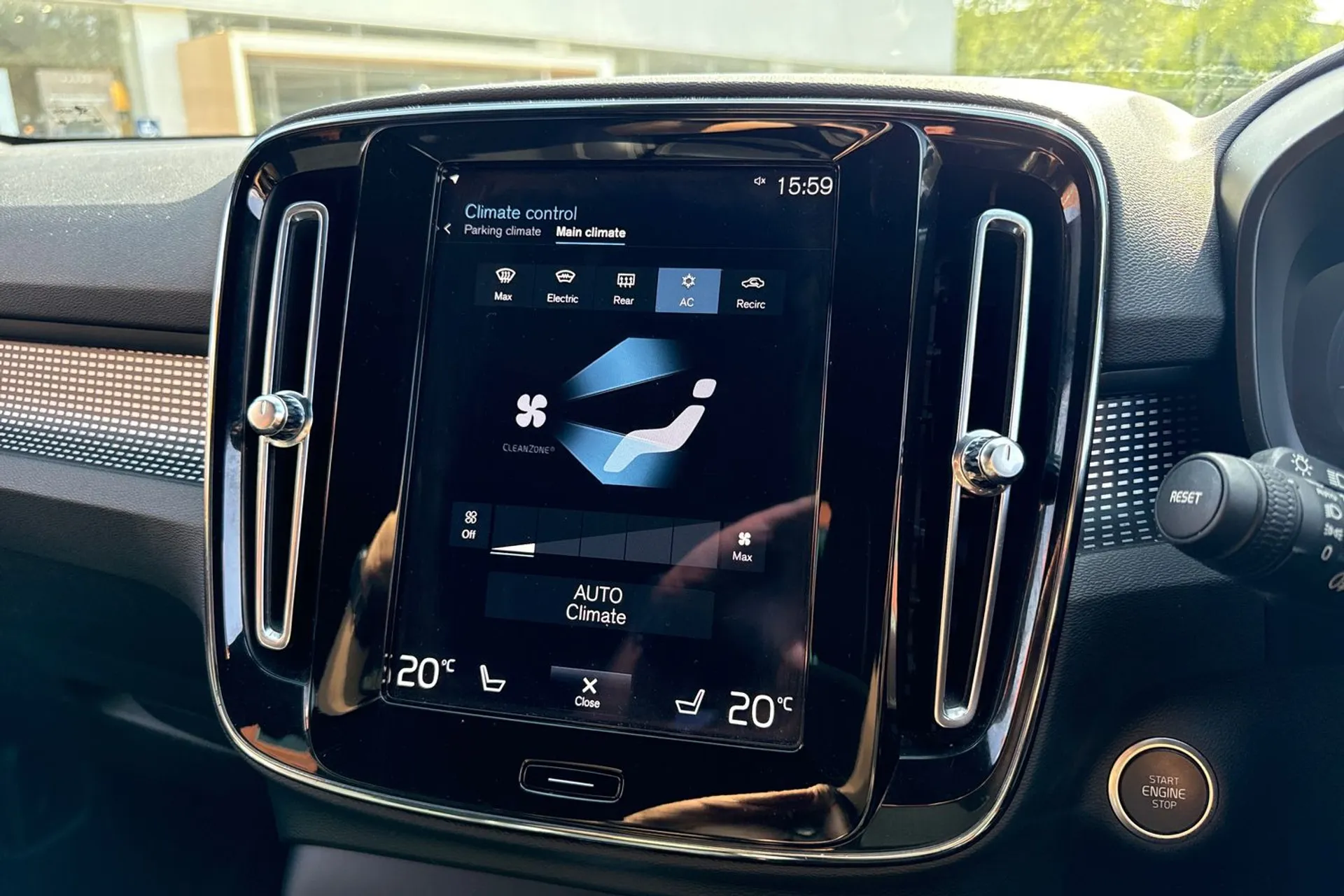 Volvo XC40 thumbnail image number 38