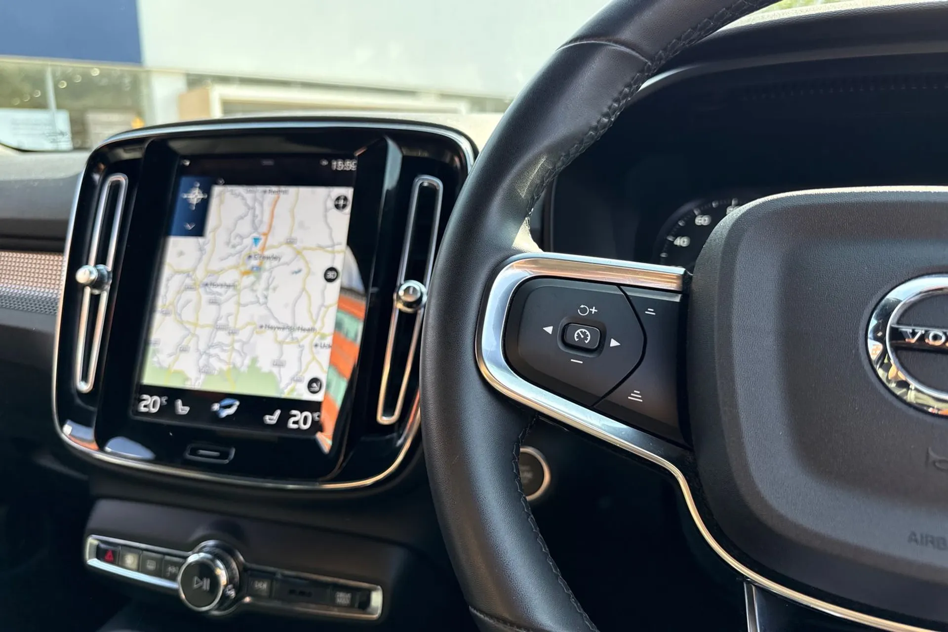 Volvo XC40 thumbnail image number 36
