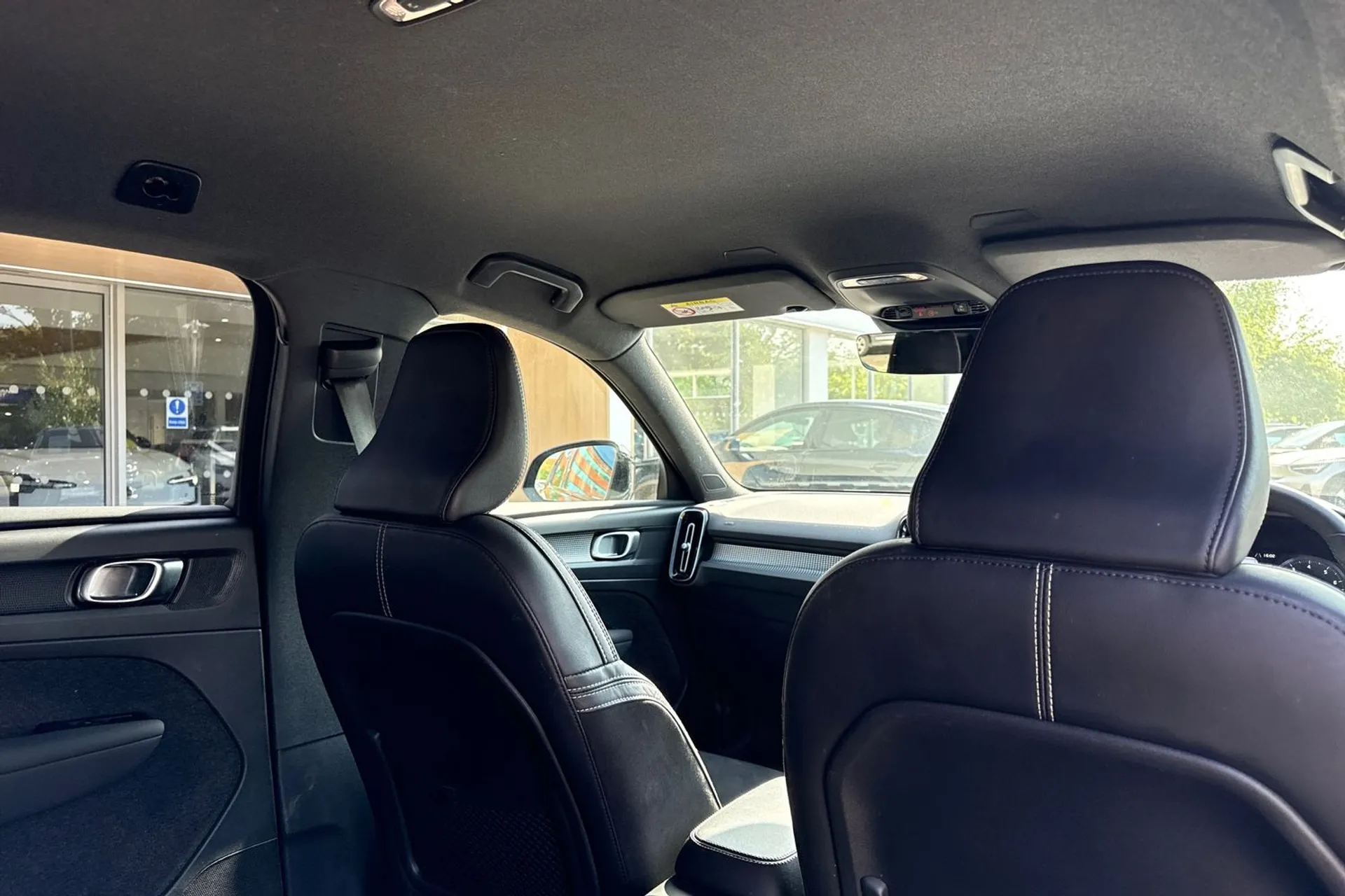 Volvo XC40 thumbnail image number 24