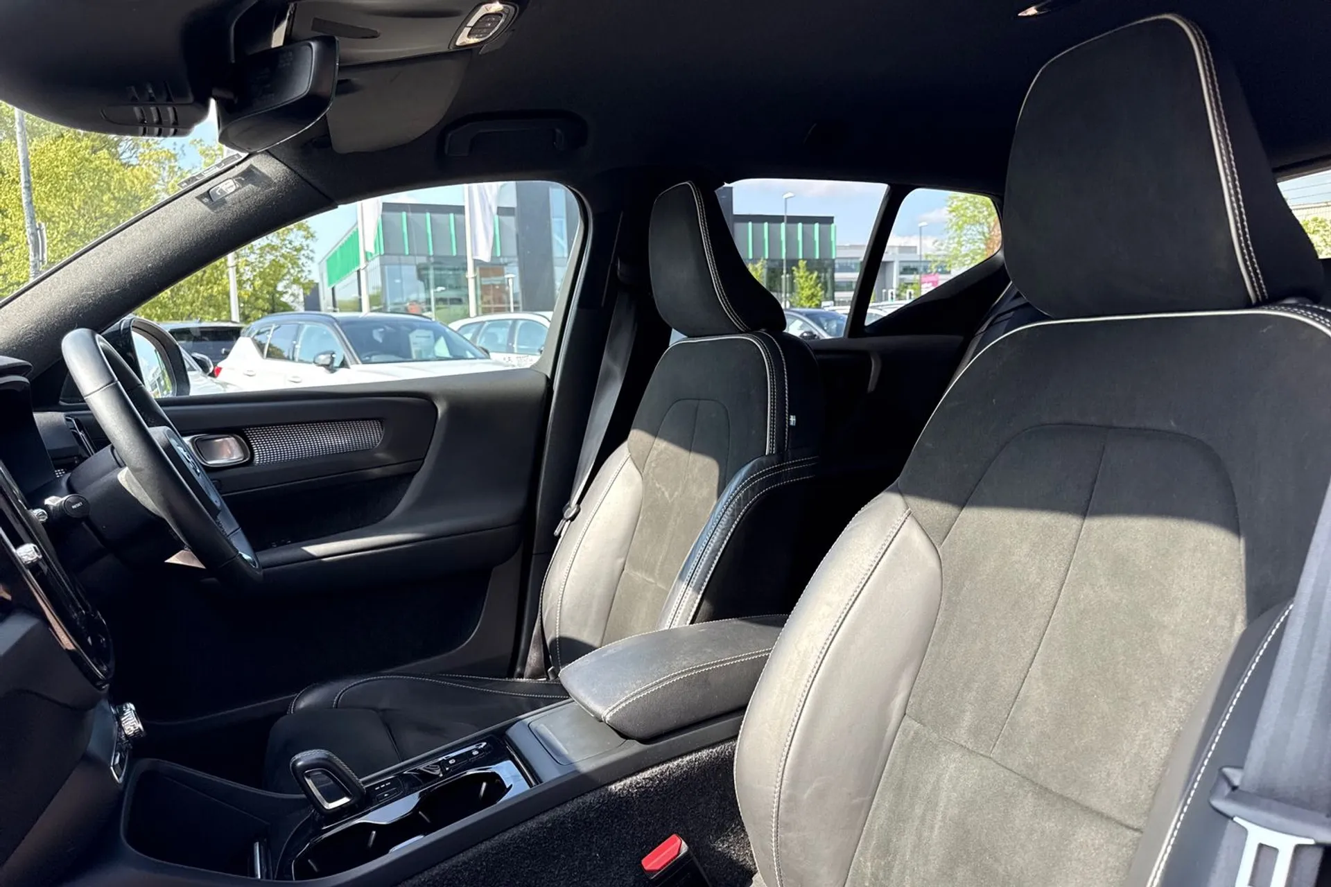 Volvo XC40 thumbnail image number 28