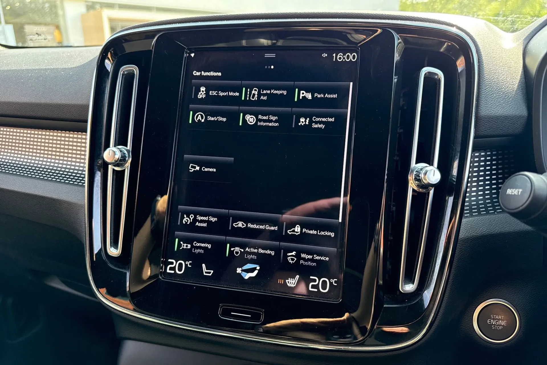 Volvo XC40 thumbnail image number 40