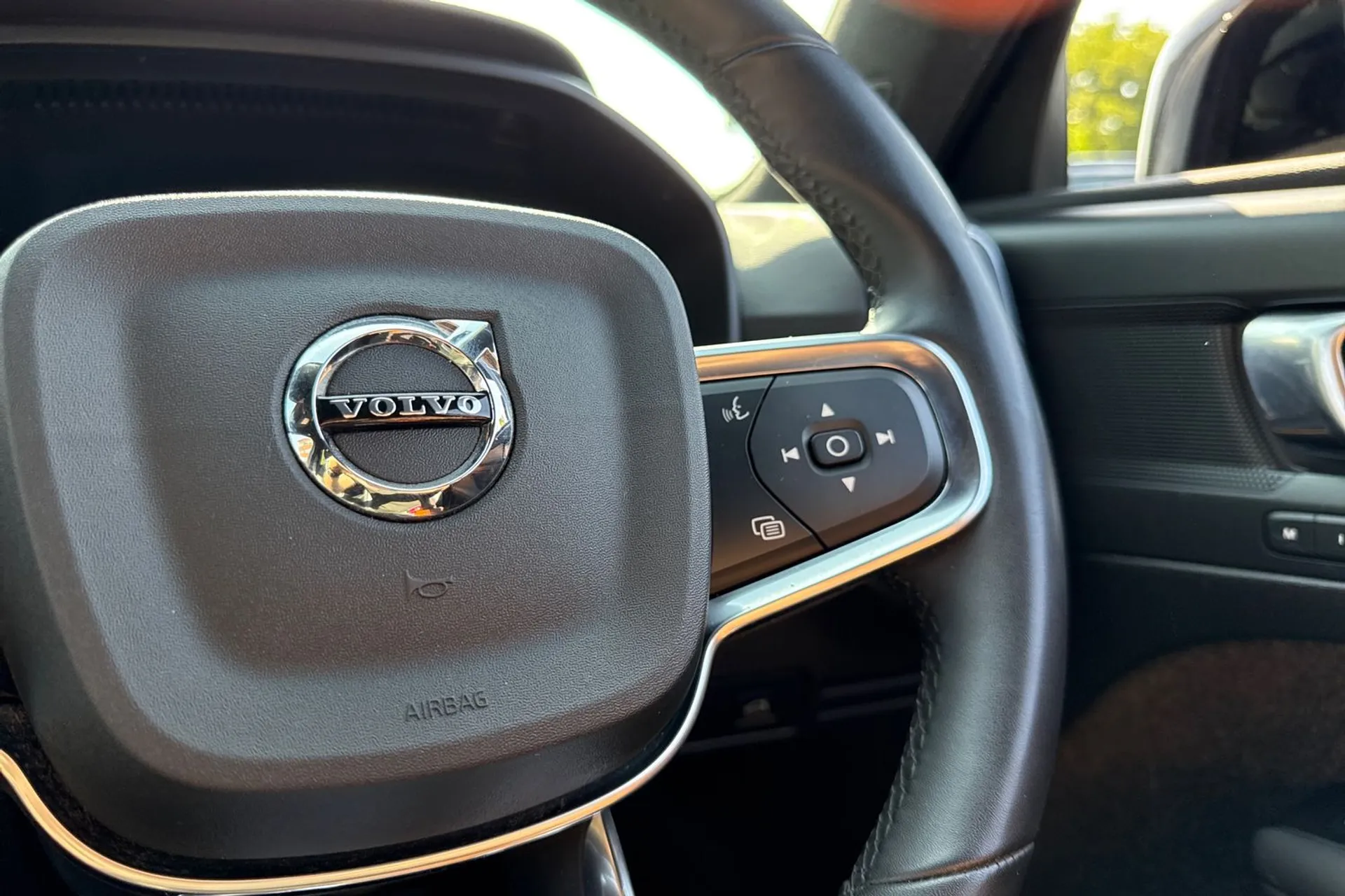 Volvo XC40 thumbnail image number 37