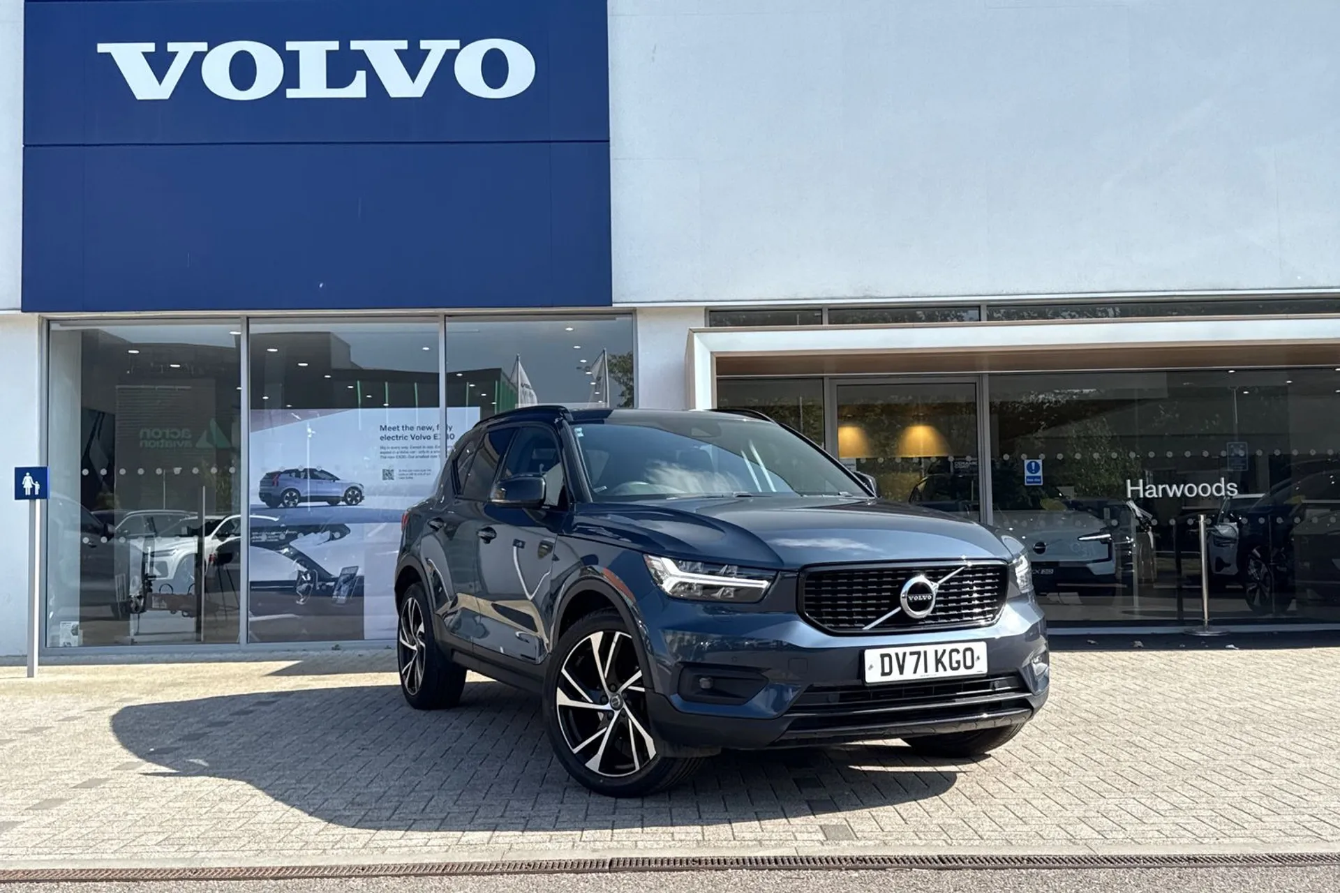 Volvo XC40 focused image