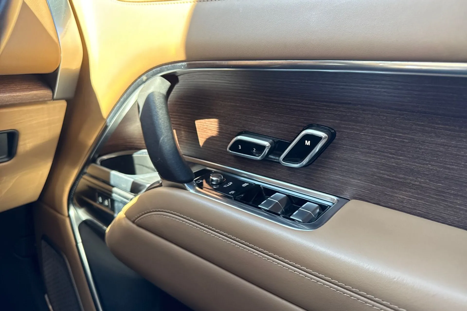 LAND ROVER RANGE ROVER thumbnail image number 45