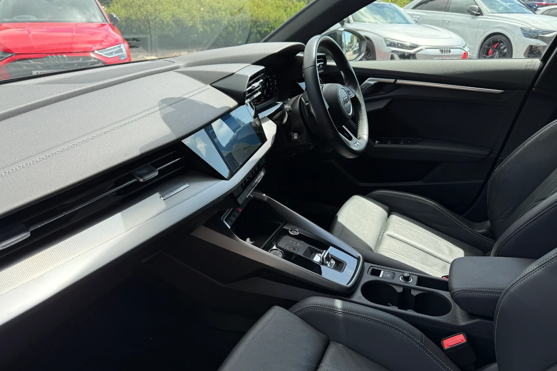Audi A3 thumbnail image number 32