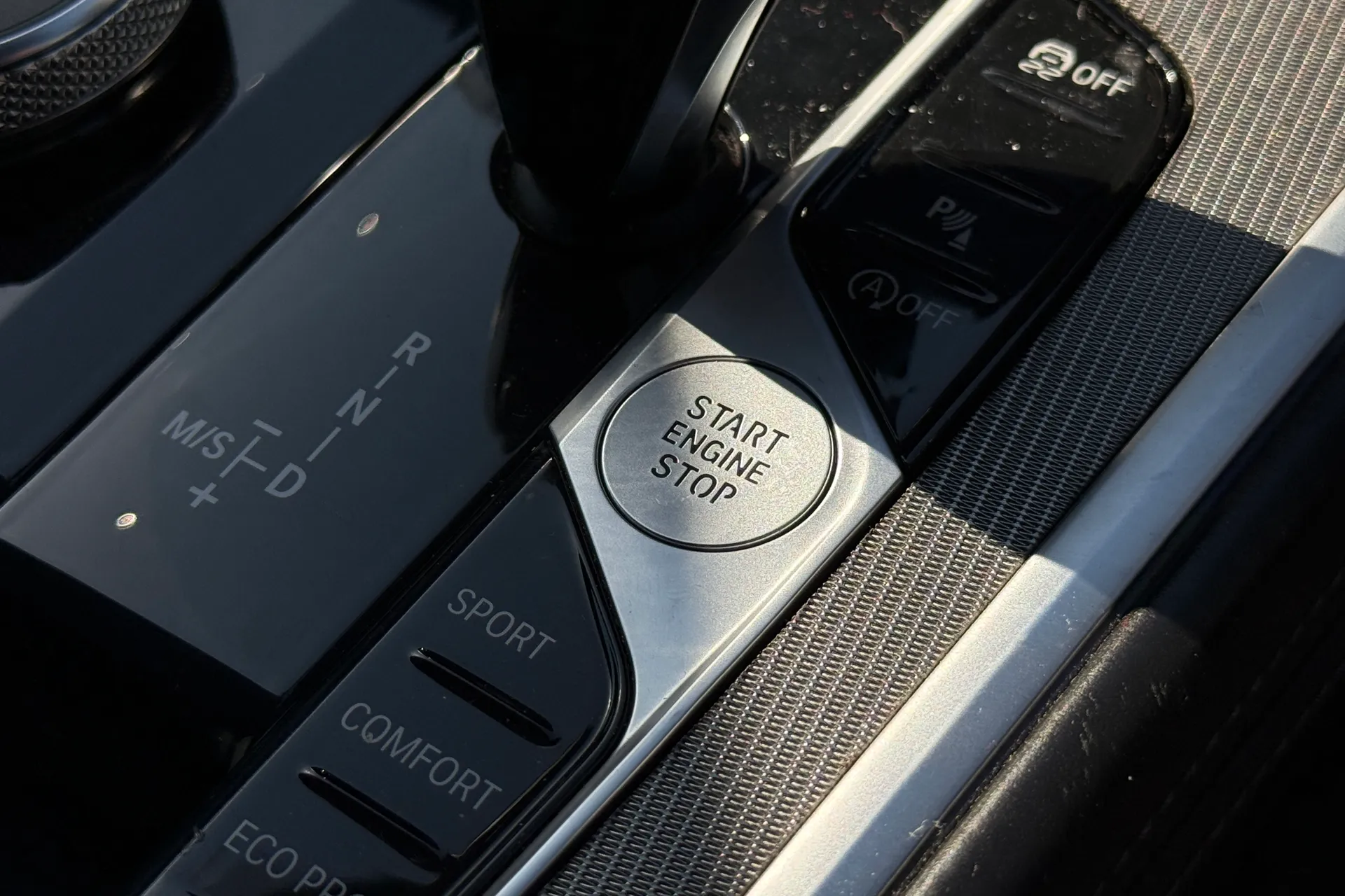 BMW 8 Series Gran Coupe thumbnail image number 25