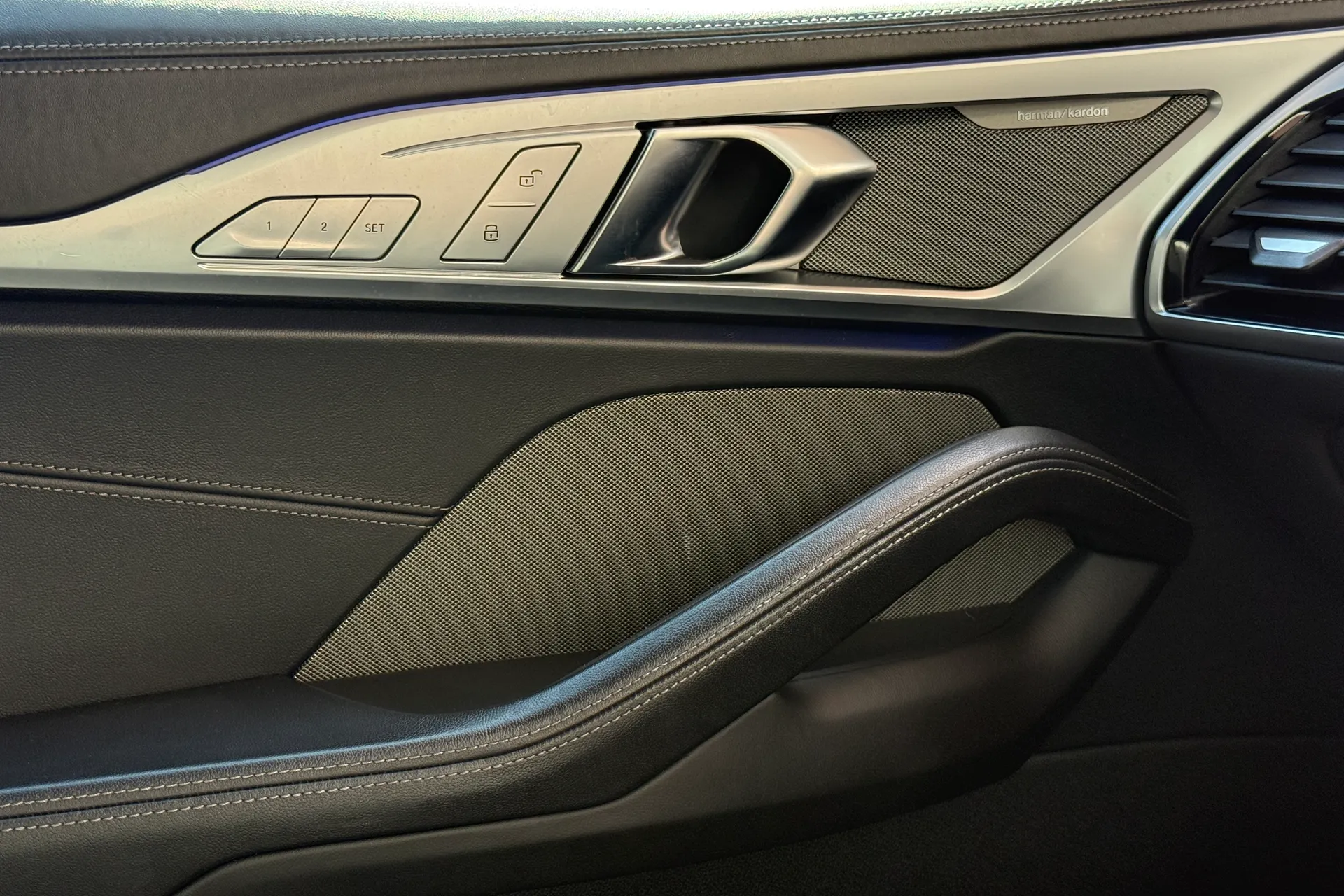 BMW 8 Series Gran Coupe thumbnail image number 33