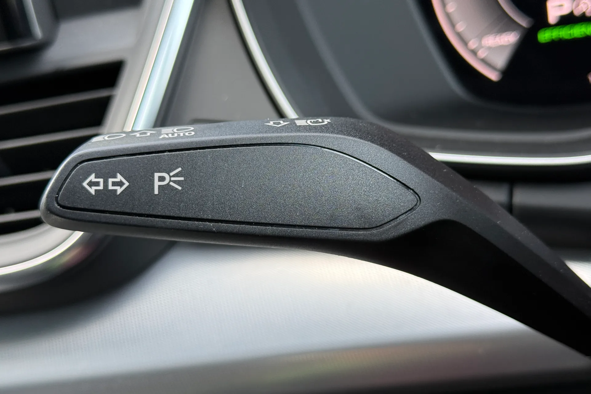Audi Q5 thumbnail image number 17