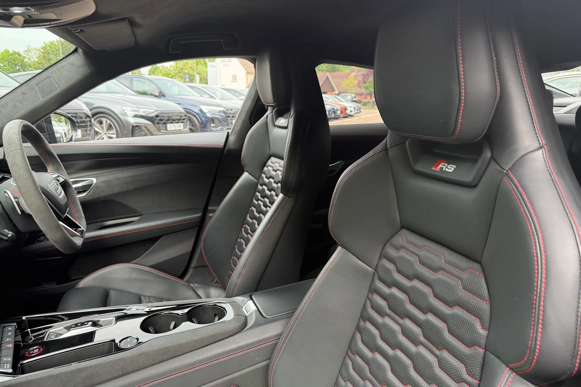 Audi RS e-tron GT thumbnail image number 52
