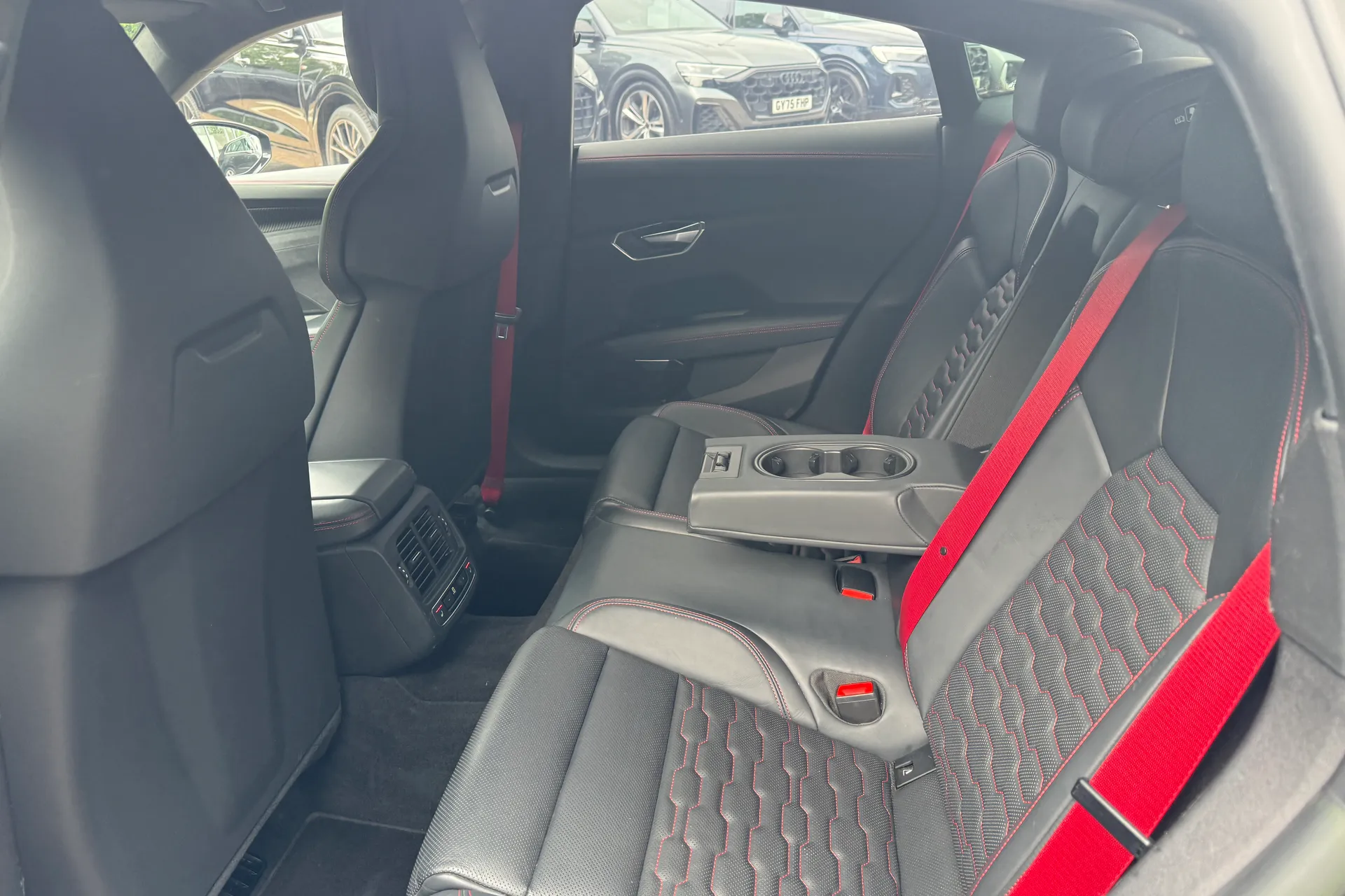 Audi RS e-tron GT thumbnail image number 50