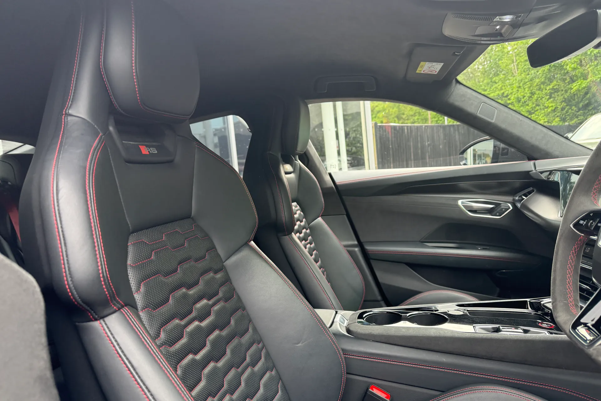 Audi RS e-tron GT thumbnail image number 57
