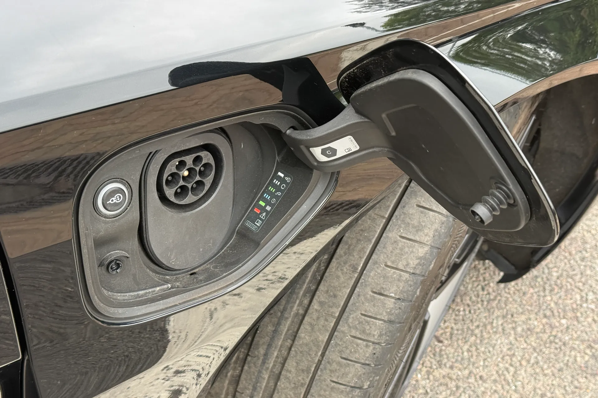 Audi RS e-tron GT thumbnail image number 14