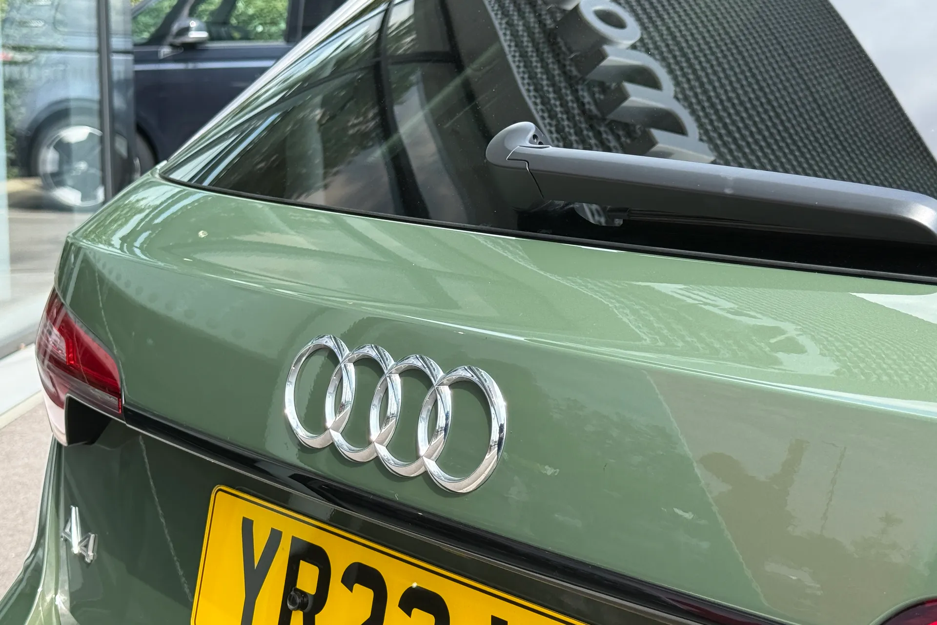 Audi A4 thumbnail image number 28