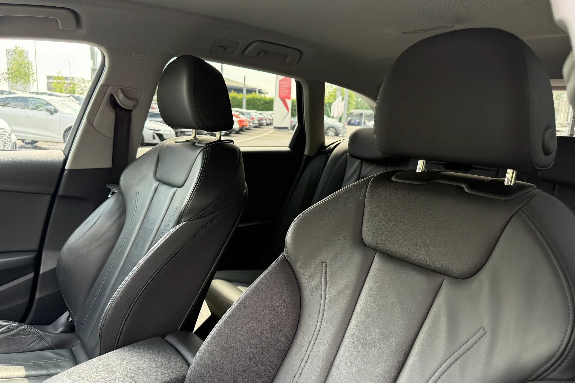 Audi A4 thumbnail image number 44