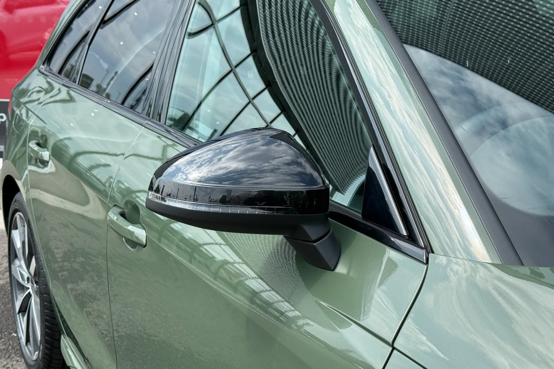 Audi A4 thumbnail image number 19