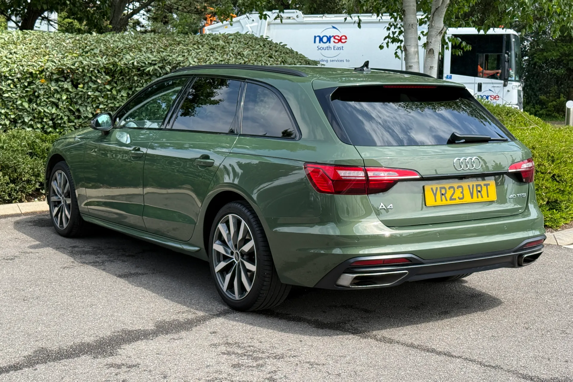 Audi A4 thumbnail image number 17