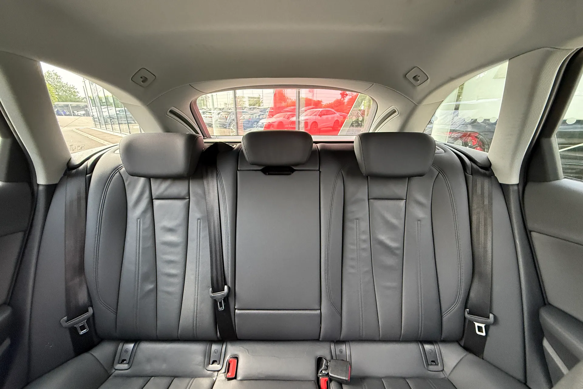 Audi A4 thumbnail image number 47