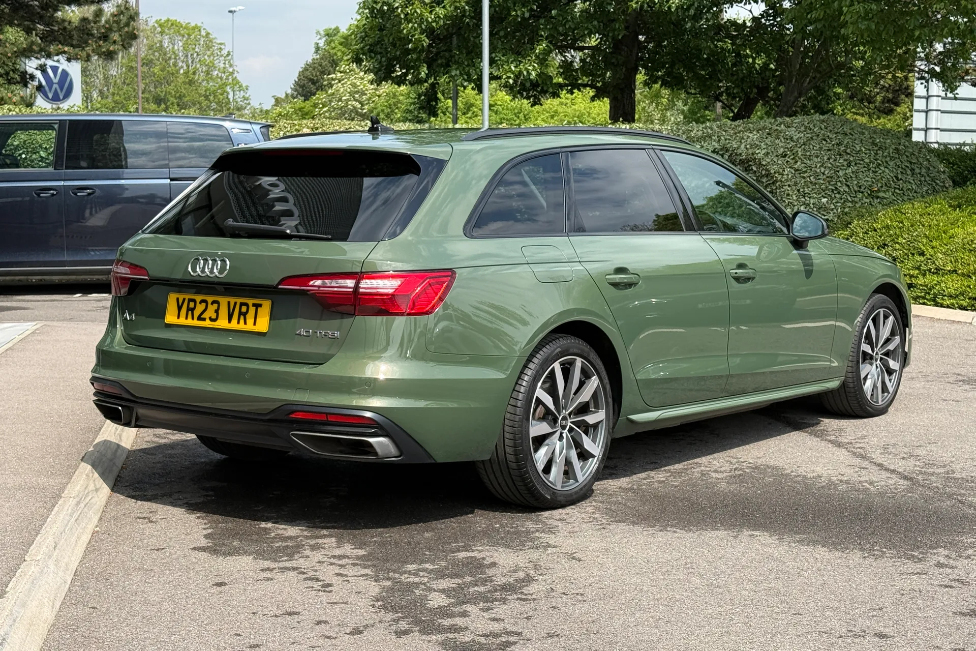 Audi A4 thumbnail image number 32