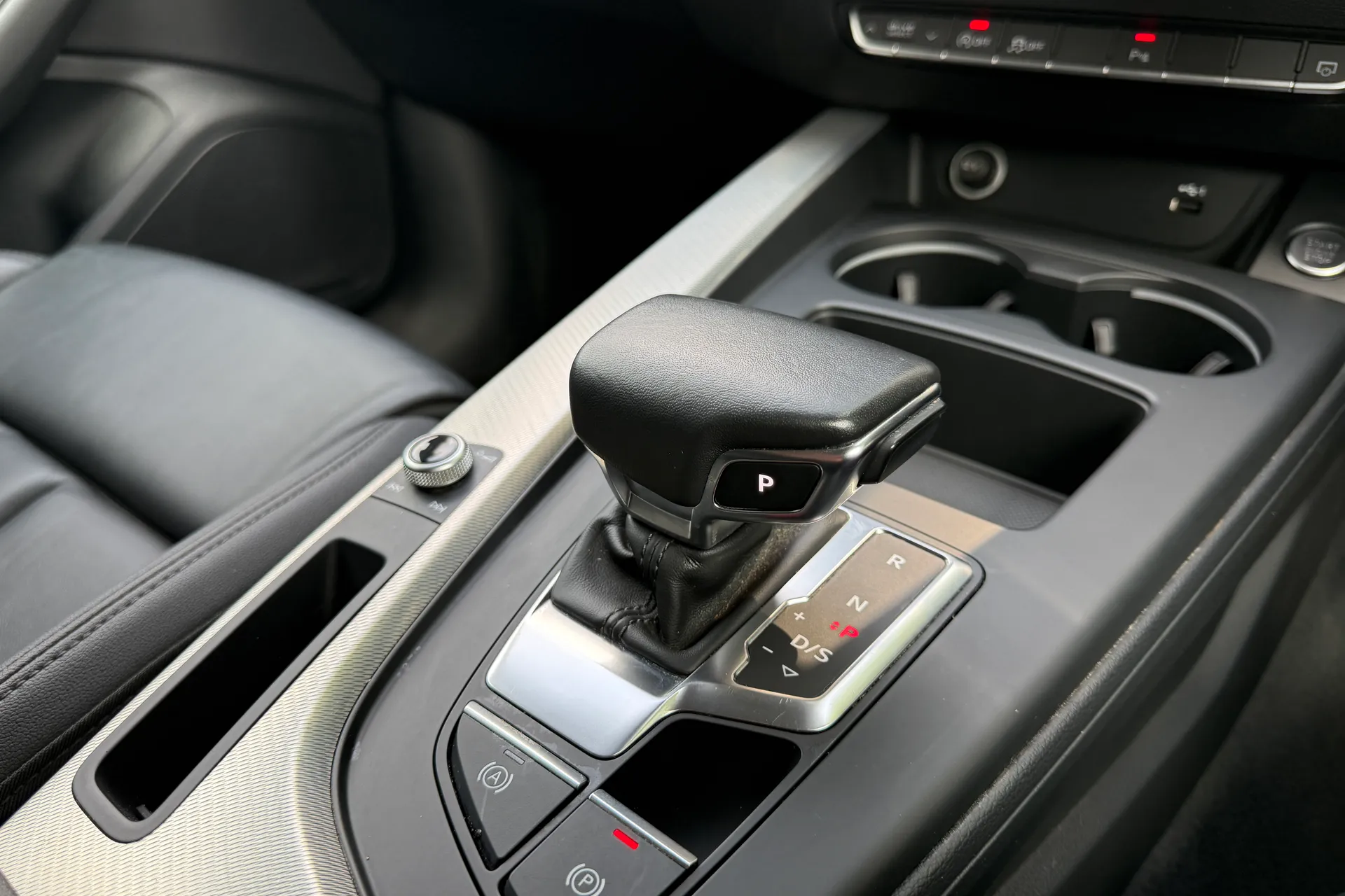 Audi A4 thumbnail image number 21